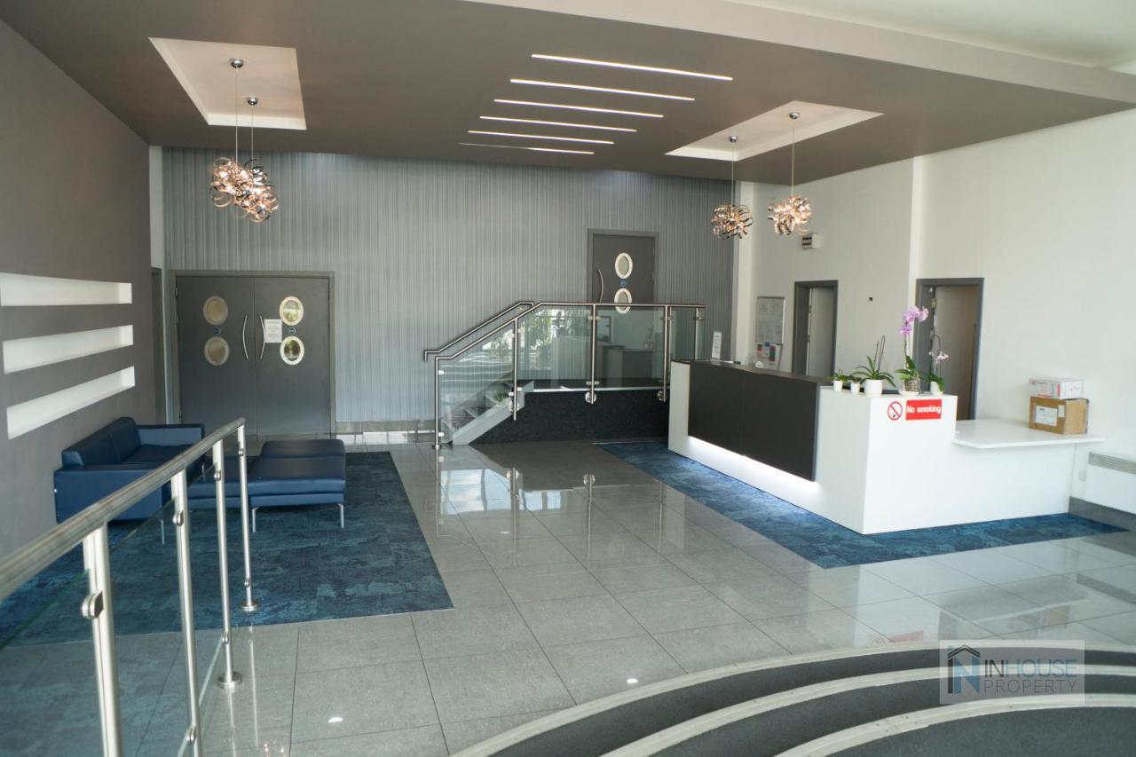 Modern City Centre Apartment Wifi Netflix นอตติงแฮม ภายนอก รูปภาพ