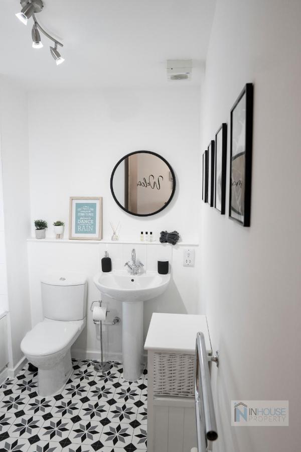 Modern City Centre Apartment Wifi Netflix นอตติงแฮม ภายนอก รูปภาพ